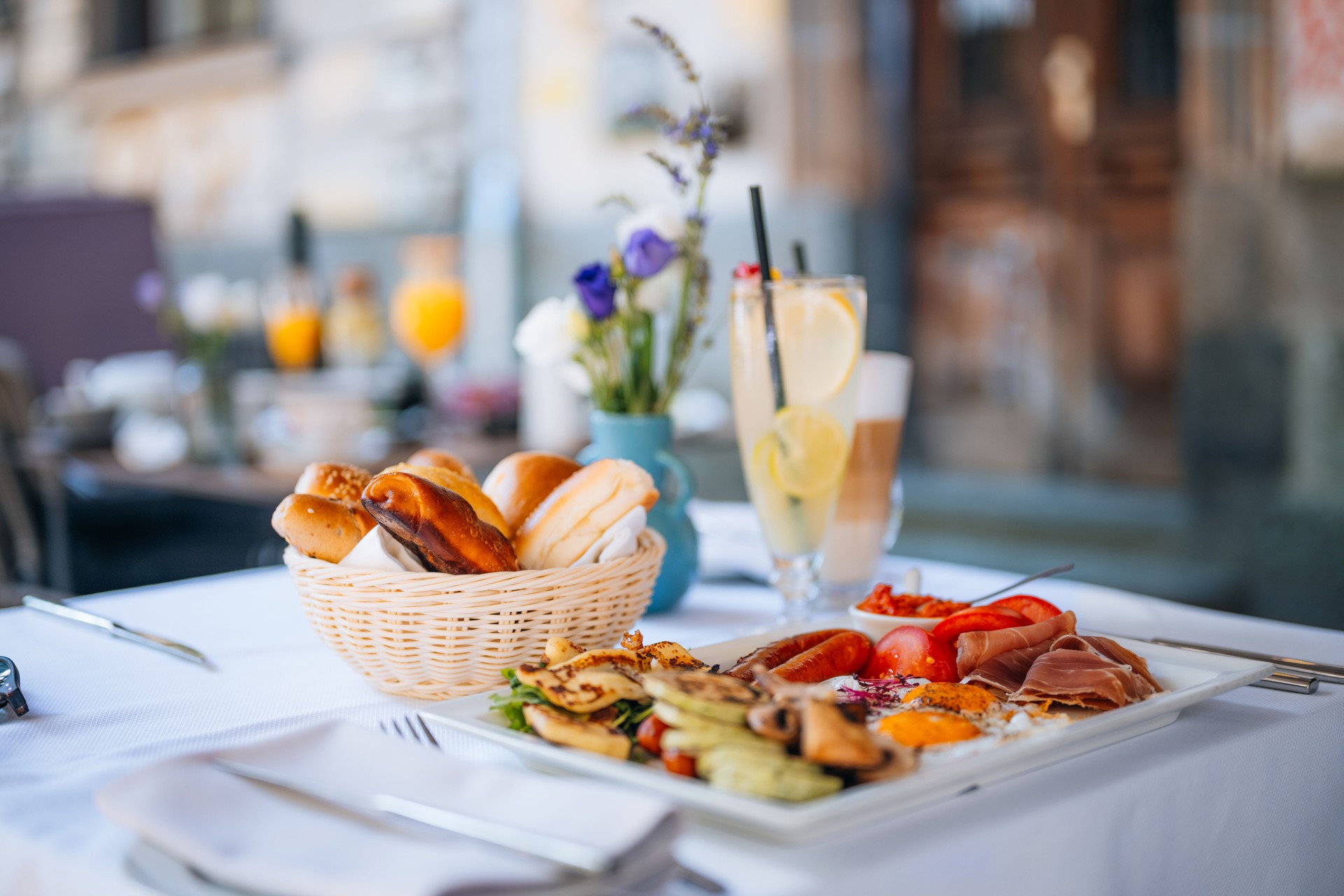 Breakfast on the patio at La Madre Canyon Grill